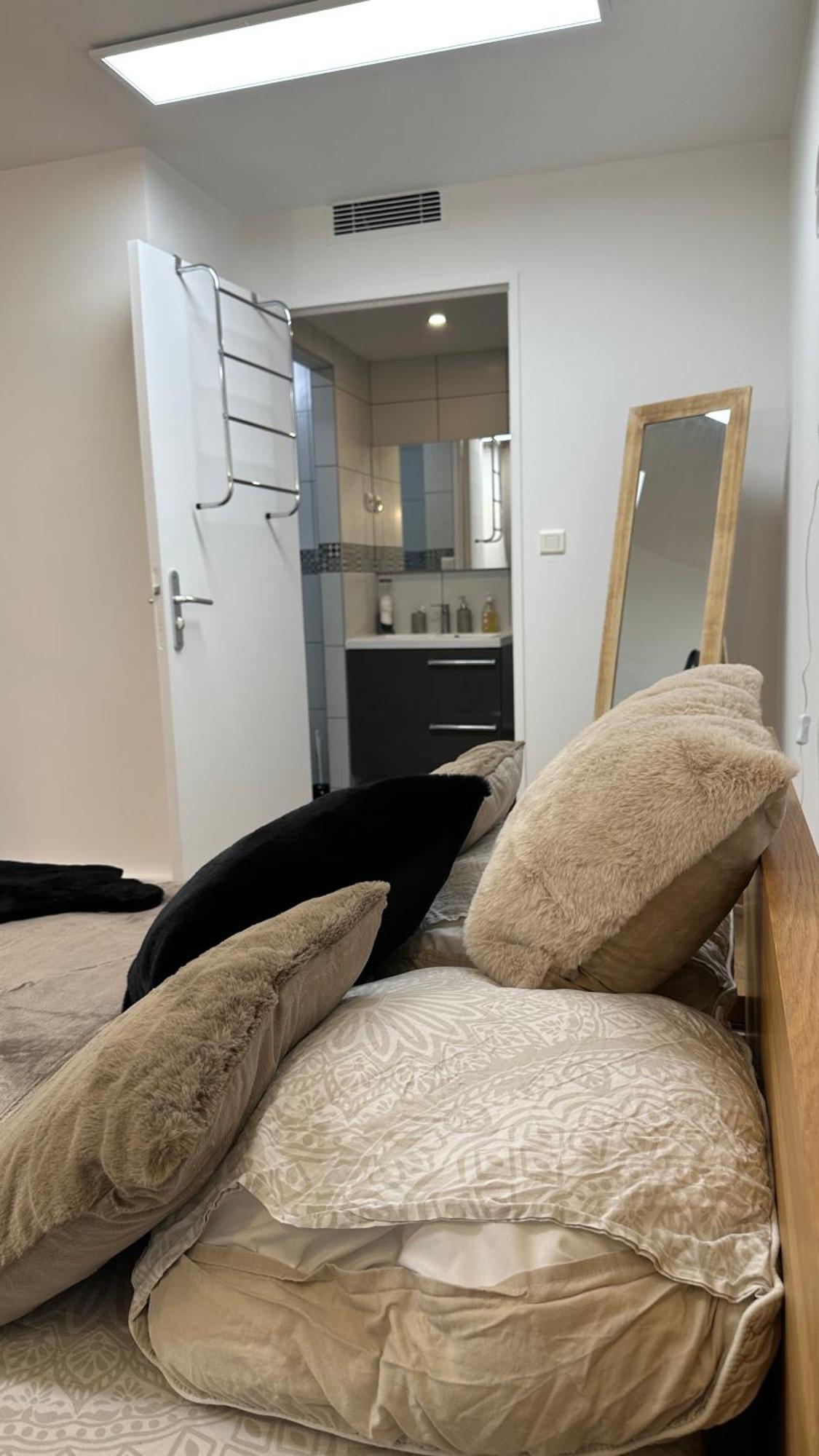 Appartement 5Min To Disneyland, Parking Prive Magny-le-Hongre Bagian luar foto